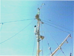 Rigging the aerial on MV Kajur